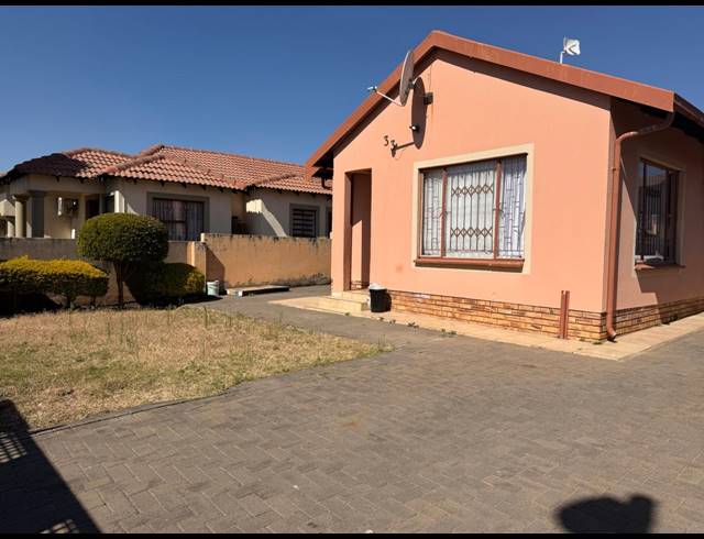 3 BEDROOM HOUSE FOR SALE IN TLHABANE WEST